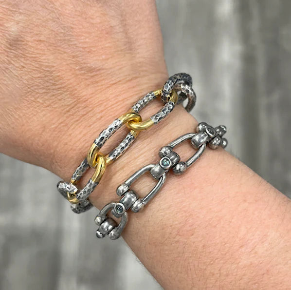 Two-Tone Eli Hammered Chain Bracelet 8"