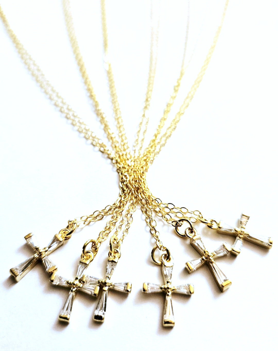 N968 Gold Cross Necklace