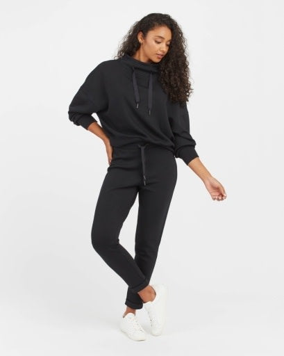 Airessentials Tapered Pant
