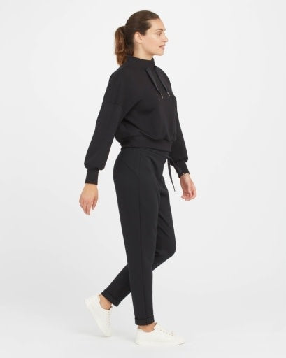 Airessentials Tapered Pant