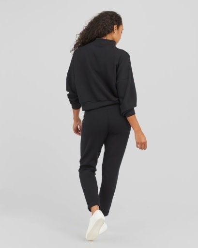 Airessentials Tapered Pant