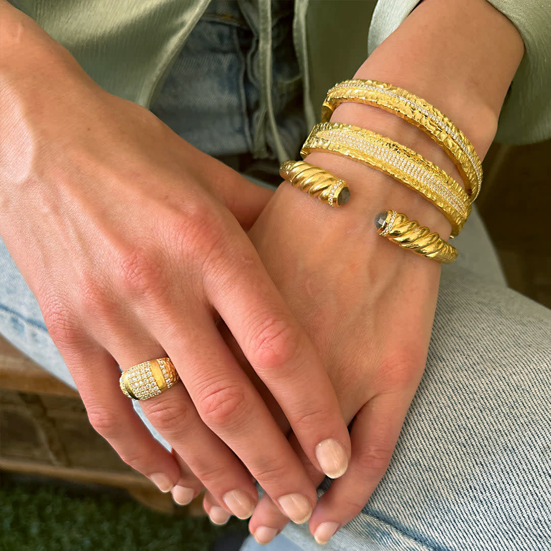 Gold Egy Crystal Bangle