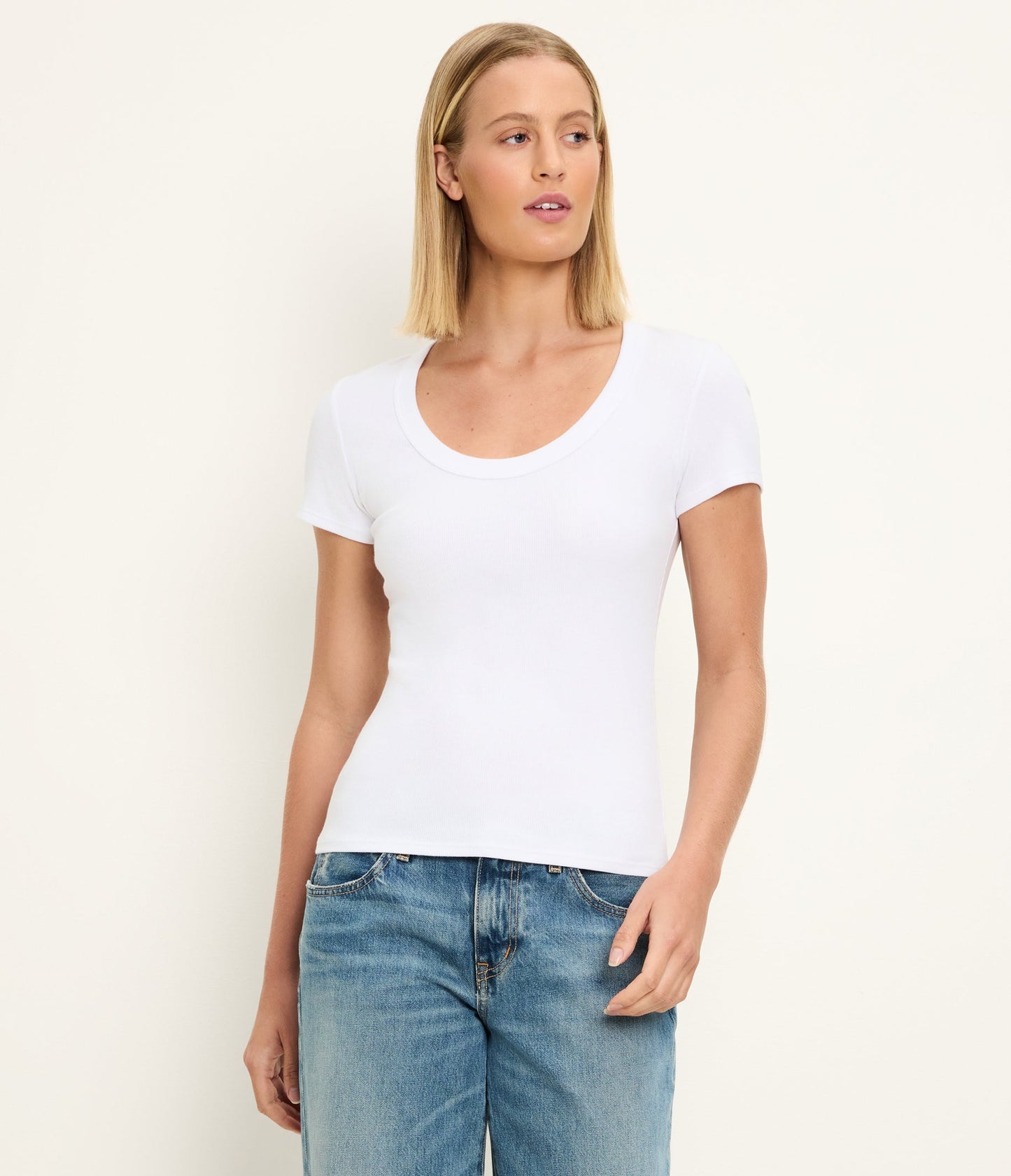 Calla Scoopneck Tee