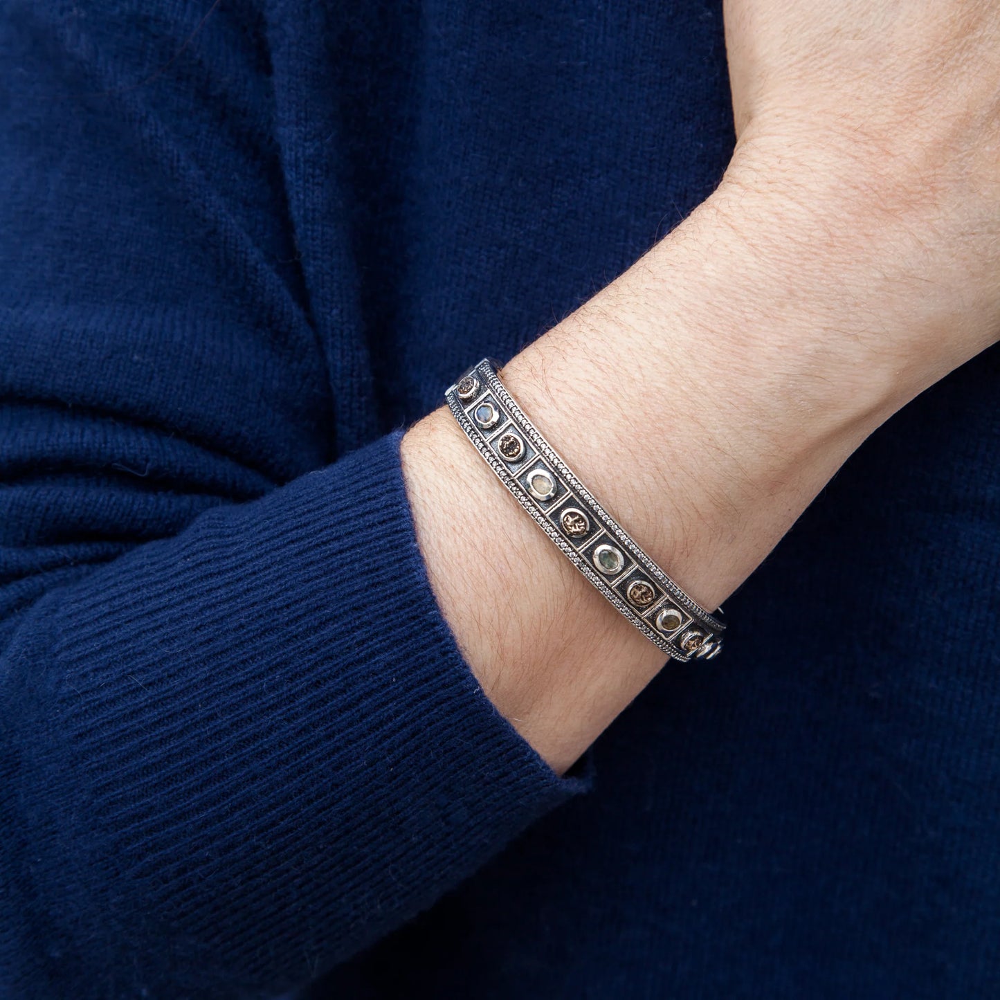 Vintage Silver Bela Small Oval Labradorite & Coin Bangle