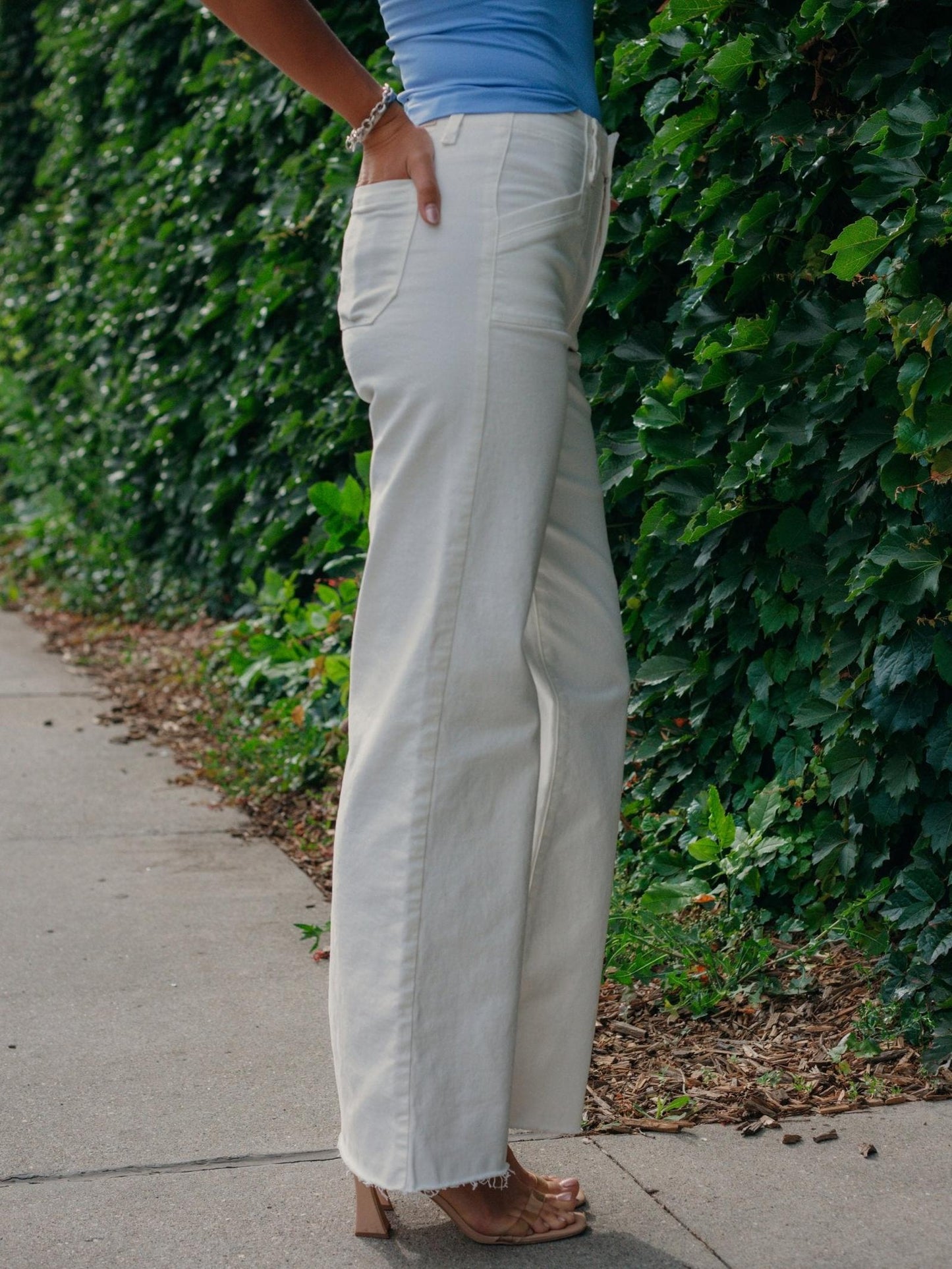 Anessa 31" Raw Hem